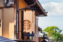 独自路線で成功する日本のスタバ　原点回帰を進める米スタバとの違い