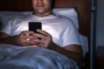 AIとの「いちゃつき」は浮気？　男性の経験率は女性の約2倍