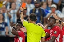 【W杯】なぜ判定は物議を醸したのか　背景にある新ルールと最新技術