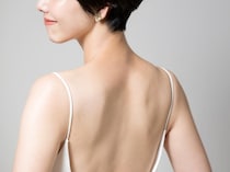 肩甲骨まわりをゆるめて姿勢美人に！むくみ予防＆上半身痩せに効く【菱形筋ストレッチ】