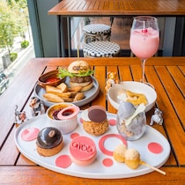 飼い主さん必見！「aibo アフタヌーンティー」がハイアット セントリック 銀座 東京で限定開催中