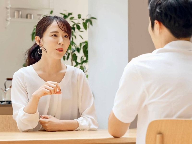 「おばさん臭い…」と彼に思われる?ネガティブ発言が恋愛で“不利”になる理由