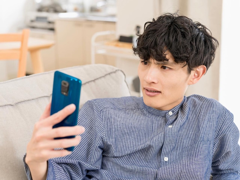 男性が密かにドン引き…。SNSでやりがちな「恋愛NG投稿」