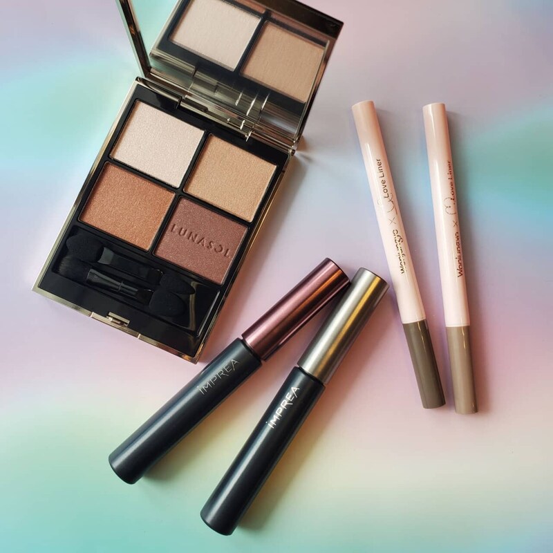 “マンネリブラウン”から卒業！旬の色と質感で洗練見えを叶える「秋のおすすめコスメ」３選