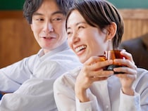 無意識の求愛行動でしょう。男性が出す「あなたが本命」のサイン