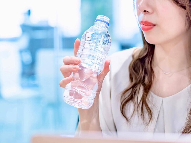 毎日1.5Lの水で飲むだけだから簡単。体重−10kg＆むくみ・冷えも改善【水ダイエット】