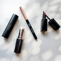 ギラつかずに印象アップ。大人の肌を自然に輝かせる【最新ツヤコスメ】３選