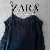 おば見えさせない“チラ見せテク”が旬。大人の洒落感を引き出す【ZARA】レースキャミ
