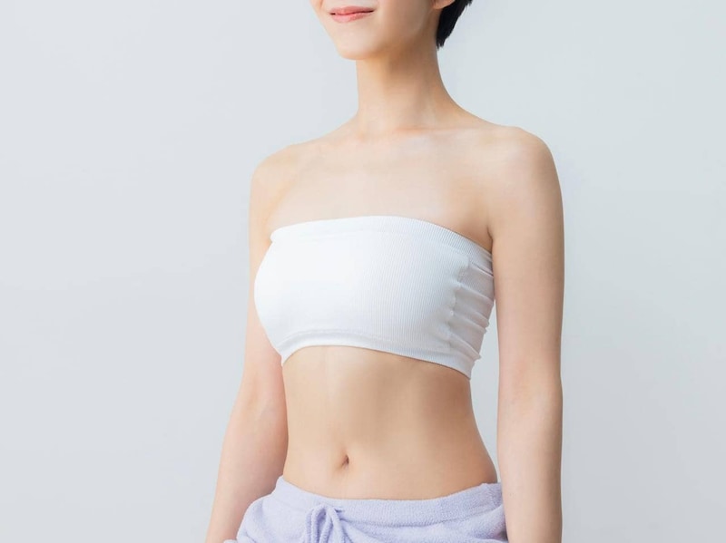 姿勢改善で“お腹の見た目”がスッキリ！１日１セット【猫背・巻き肩をリセットする】簡単ポーズ