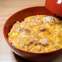 親子丼発祥のお店。東京・人形町の名店「玉ひで」がリニューアル。こだわりの味が復活