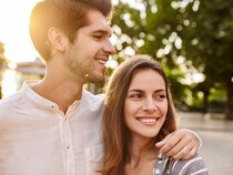 真剣だからこそ。男性が思わず「本気で惚れた女性」にする行動