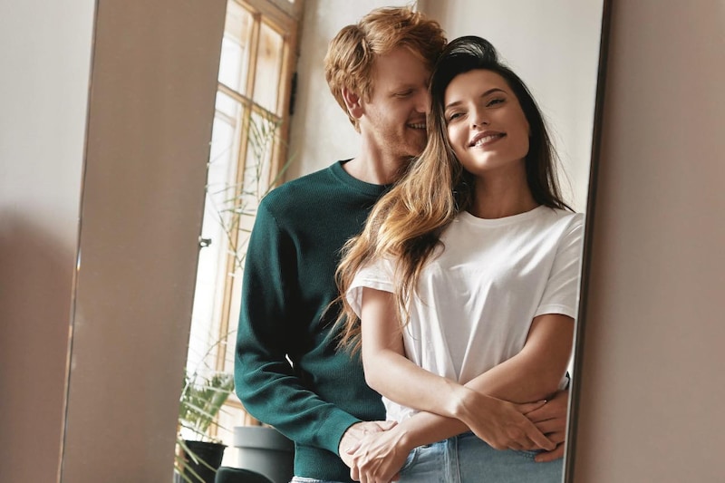 思わず手が出ちゃった。男性が好きな女性だけにする「スキンシップ」