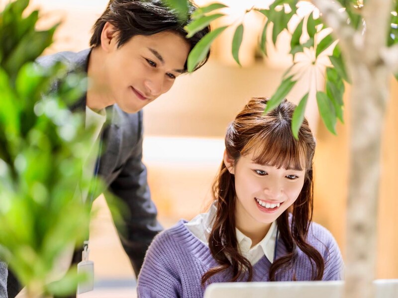 男性が“本命モード”に入る瞬間。距離を詰める「無意識の本命行動」