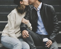 わかっていても惹かれる。既婚男性に恋する女性の「リアルな心理」