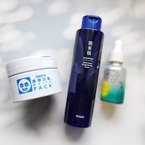 くすみ肌を救う！透明感とトーンアップを叶える【大人肌のための美白スキンケア】３選