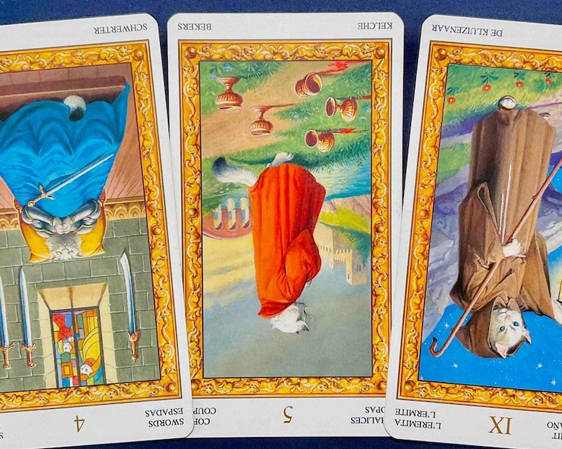 【水瓶座】週間タロット占い《来週：2025年11月10日〜11月16日》の総合運＆恋愛運