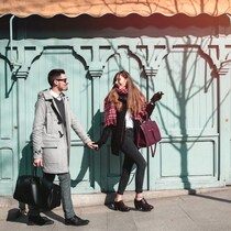 【タロット占い】最もハッピーな時間を過ごせるのは？《2025冬のお出かけ運》12星座ランキング