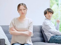 自分で幸せを遠ざける？彼氏ができても“すぐ破局する女”の「恋愛パターン」