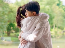 今すぐ抱きしめたい。男性が「無性に彼女とハグしたくなる瞬間」とは