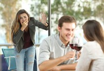 こんなに好きになるなんて…。男が「不倫に走りたくなる女性」の特徴