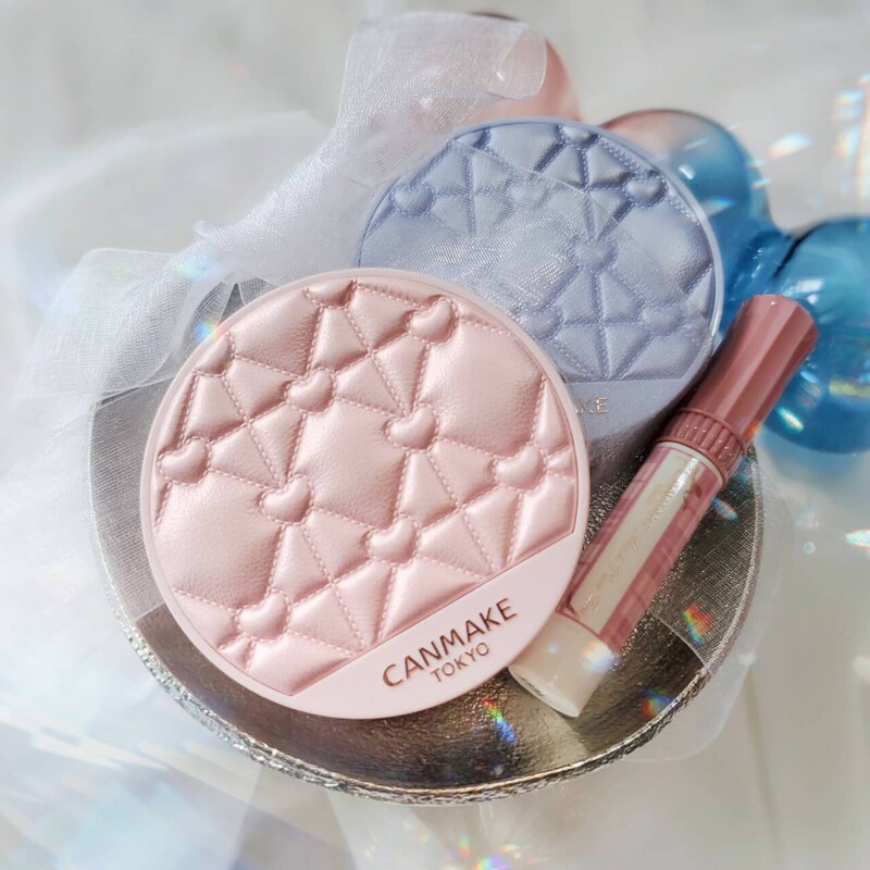 大人の“多幸感メイク”は【キャンメイク】で。40周年記念カラー×限定パウダーで冬の透明感を底上げ