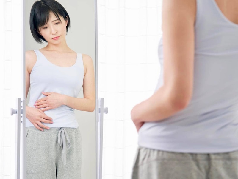 お腹・腰・背中・お尻を一気にほぐす！１日１分【ぽっこりお腹に効く】簡単ストレッチ