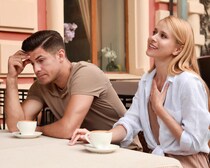 “気づかないNG”が恋の芽を摘んでいる。脈なしにつながる「残念な言動」