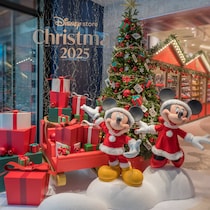 キュートなミッキー＆フレンズも要注目。今年も【ディズニーストア】はクリスマス限定アイテム盛りだくさん