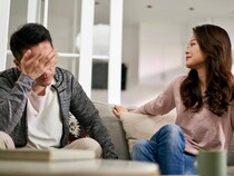 「私ばかり好きみたい…」彼に重いと思われる“愛の押し売り行動