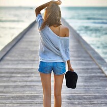 お腹の凹ませも姿勢の改善も。１日５回【贅肉のない美背中に導く】簡単習慣