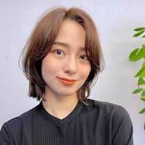 輪郭補正も小顔見せも叶う！大人の魅力を引き出す【最旬ショートボブ】の作り方