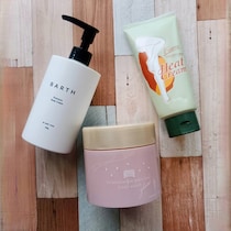 乾燥も冷えもこれで解決。冬の夜に使いたい【温感＆高保湿ボディケア】３選