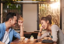 「心は君でいっぱい！」男性が本命女性に見せる【好意サイン】４つ