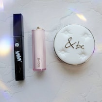 冬こそツヤ仕込み！大人の透明感を引き出す【最新ファンデ・リップ・マスカラ】３選