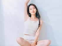 運動不足の解消にお役立ち。代謝を促進【全身の柔軟性UPが叶う】簡単ポーズ