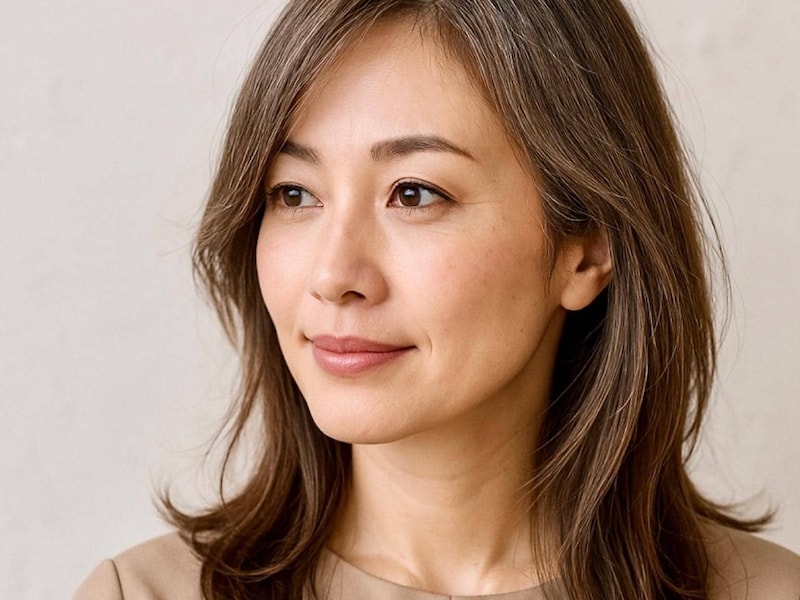 白髪が“浮かない・老けない”。40代のおしゃれ髪をつくる【白髪ぼかし×ニュアンスカラー】