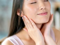 若返り効果も。フェイスラインがスッキリ【首肩周りの筋膜をはがす】簡単ストレッチ