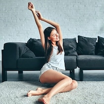 腕肩周りのガッチリ感を解消。１日１分【着痩せする上半身に導く】簡単ストレッチ