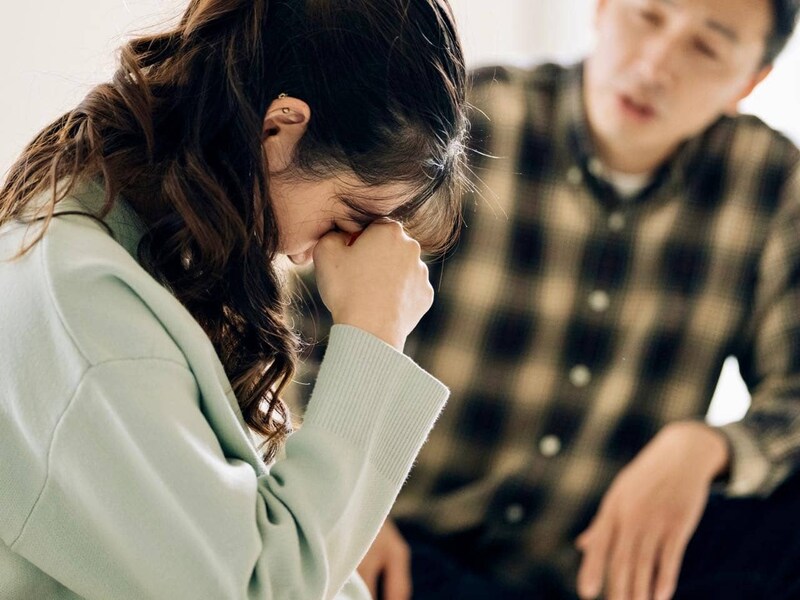 「優しいけど、どこか疲れる…」軽くモラ気質な男性の“特徴”とは