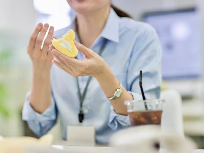 “なんとなく間食”をやめるだけ。３ヶ月−３kg「だらだら食べを止める」簡単ダイエット