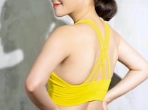 後ろ姿が見違える。１日３セット【コリ・ハリをほぐして細見え背中に導く】簡単ポーズ