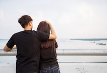 しっかり計算してます！さり気なく男が仕掛ける「本気のボディタッチ」