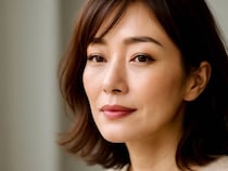 目元が老けて見える原因は“盛りすぎ”だった。大人が若見えする「引き算アイシャドウ」のコツ