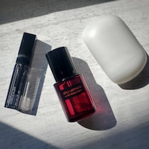 冬メイクが一気にアカ抜ける。乾燥シーズンに“うるみツヤ”を仕込む大人の名品コスメ３選