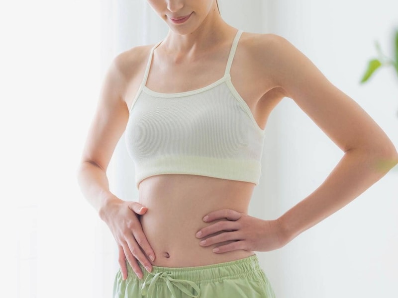 生理中の不調もやわらぐ。１日１セット【お腹をほぐして引き締める】簡単ポーズ