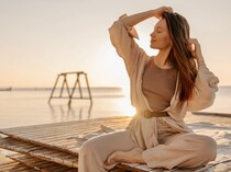 「若作り」と「若見え」の違いとは？“品よく若く”見せるための【大人の３大ルール】