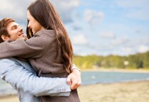 体は正直です。男のハグの仕方でわかる「あなたの本命度」