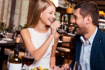 思わせぶりな態度がウザっ！彼氏に「近づけたくない女」とは