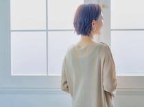 姿勢が崩れると一気に老け見え…。大人世代が今すぐ整えたい「姿勢リセット習慣」