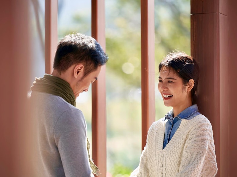 自己肯定感と直結している。男性が自分を褒めてくれる女性に心を許すワケ